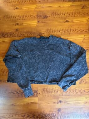 Women's Washed Black Cropped Sweatshirt